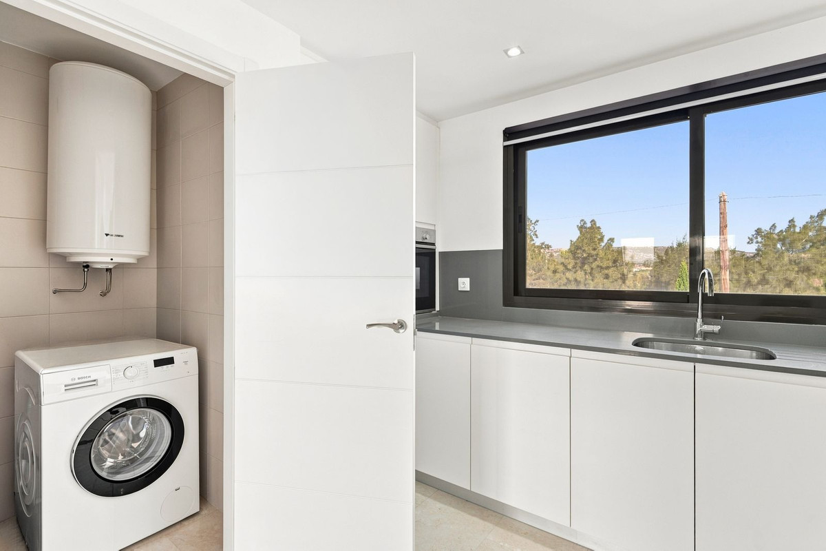 Se vende Apartamento Planta Media de 2 dormitorios en Costa Del Sol, Málaga, España