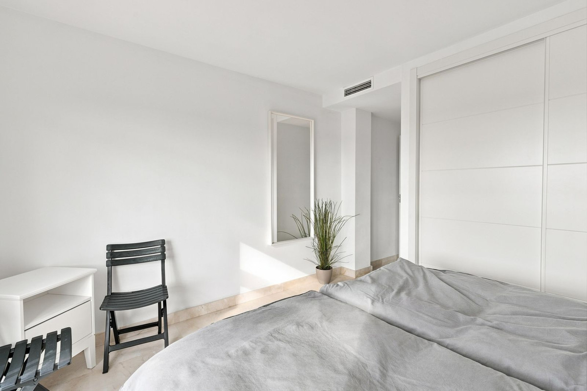 Se vende Apartamento Planta Media de 2 dormitorios en Costa Del Sol, Málaga, España