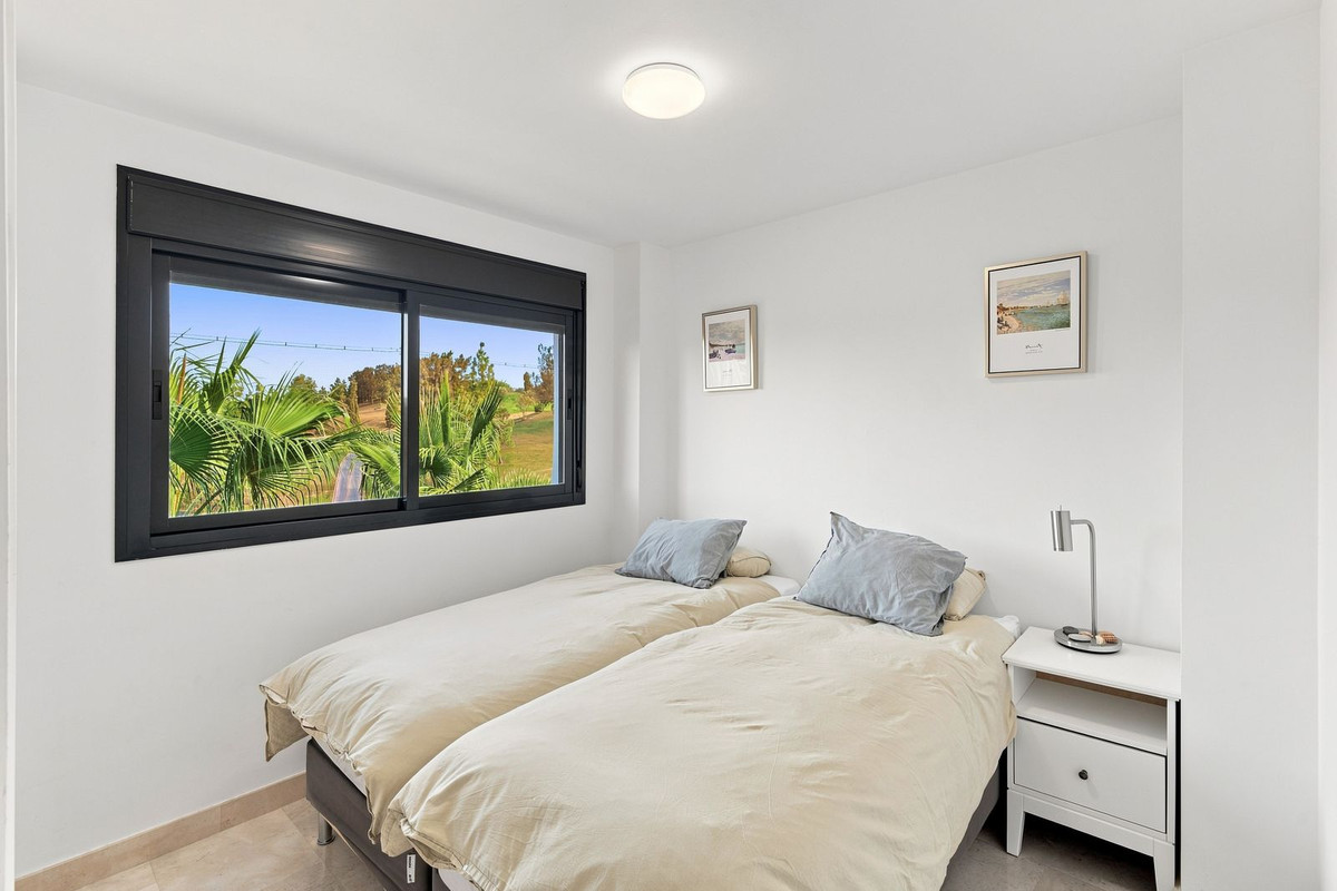 Se vende Apartamento Planta Media de 2 dormitorios en Costa Del Sol, Málaga, España