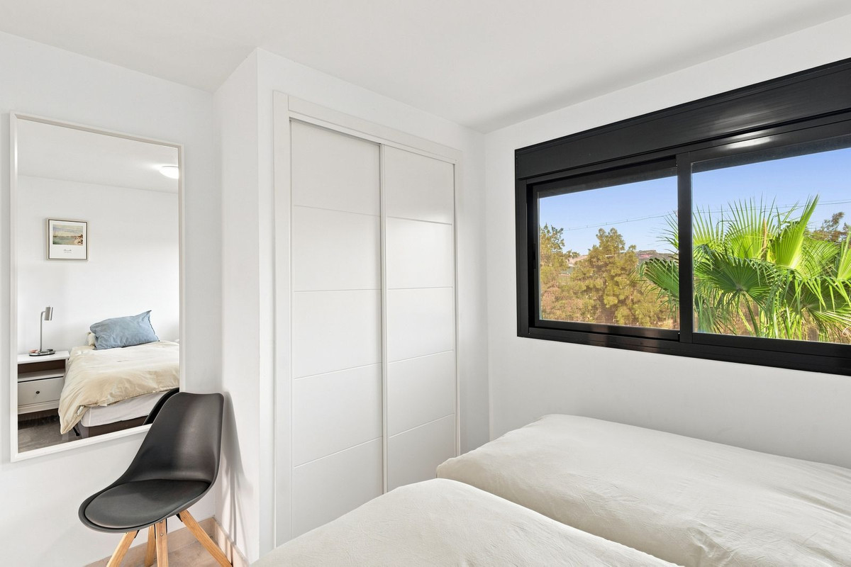Se vende Apartamento Planta Media de 2 dormitorios en Costa Del Sol, Málaga, España