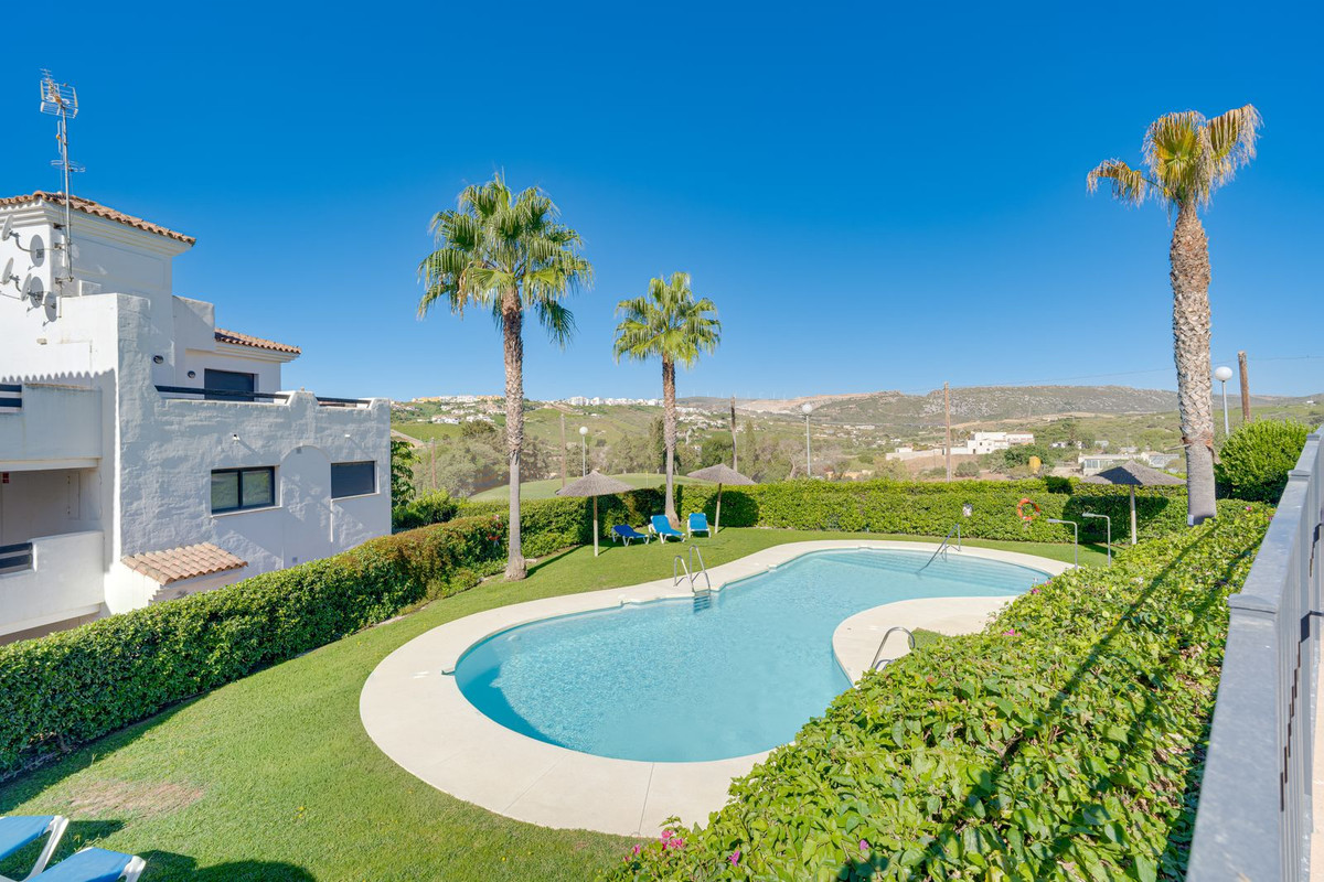 Se vende Apartamento Planta Media de 2 dormitorios en Costa Del Sol, Málaga, España