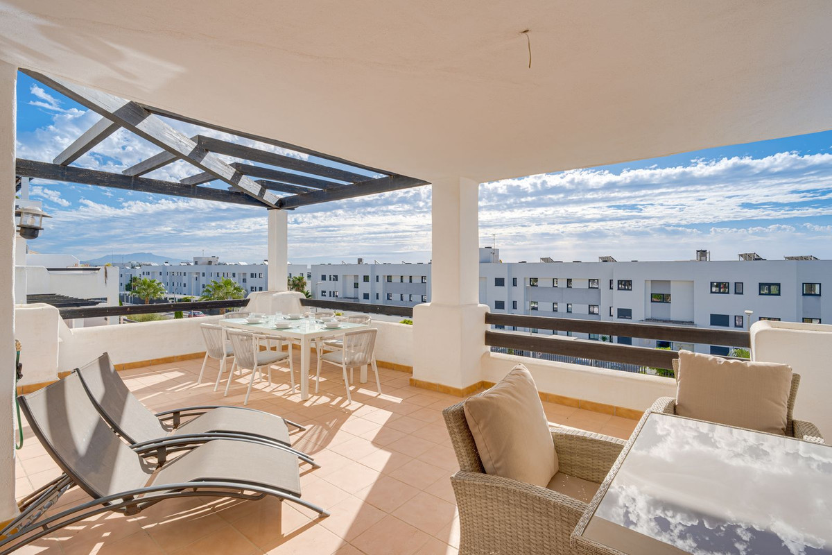 Se vende Apartamento Planta Media de 2 dormitorios en Costa Del Sol, Málaga, España