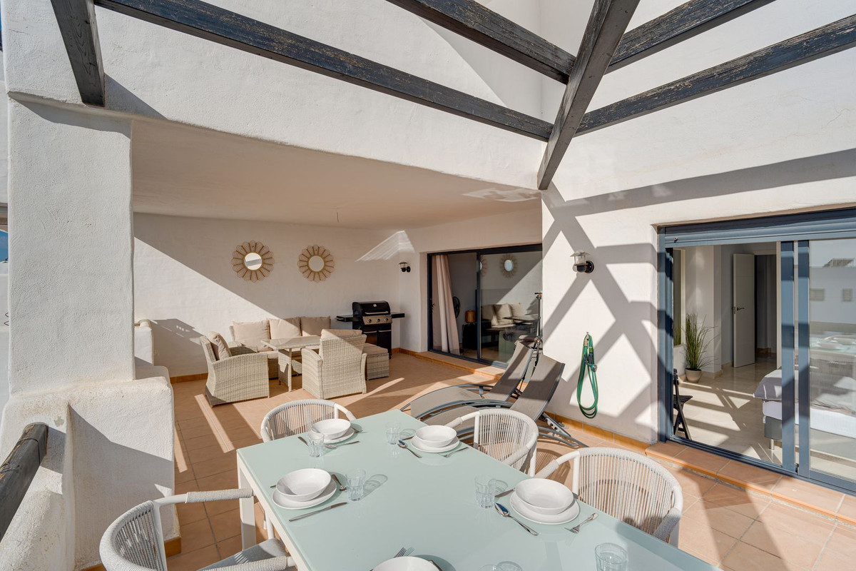 Se vende Apartamento Planta Media de 2 dormitorios en Costa Del Sol, Málaga, España
