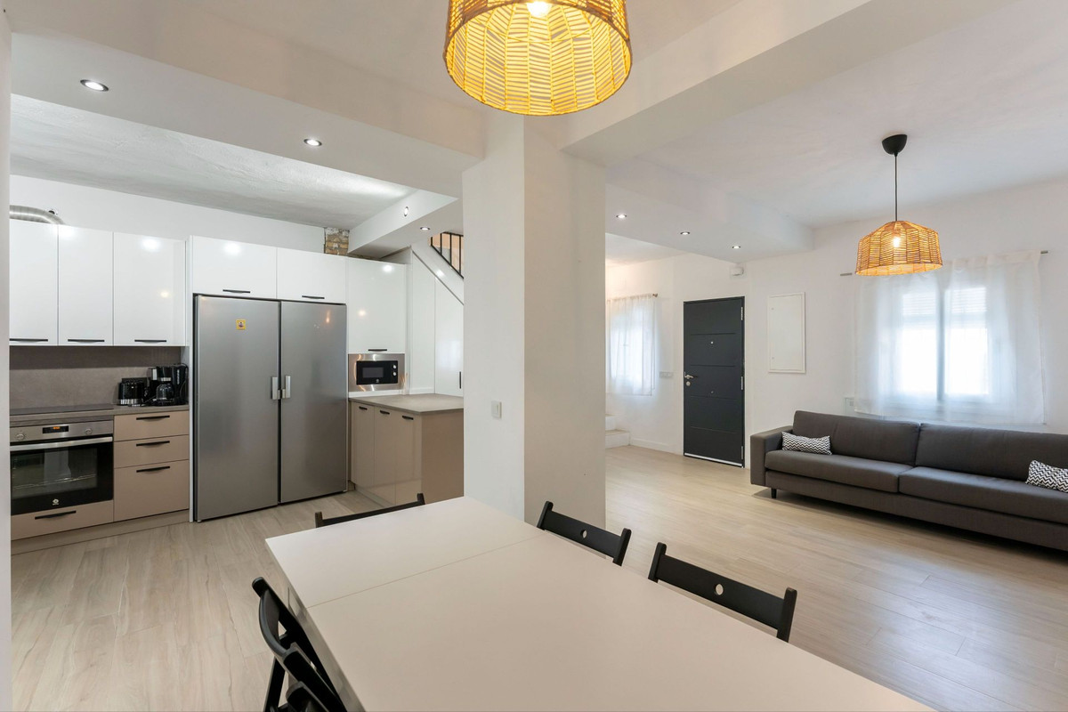 Se vende Adosada de 6 dormitorios en Costa Del Sol, Málaga, España