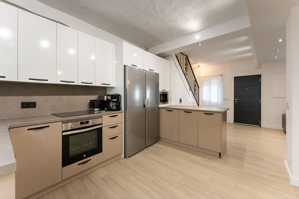 Se vende Adosada de 6 dormitorios en Costa Del Sol, Málaga, España