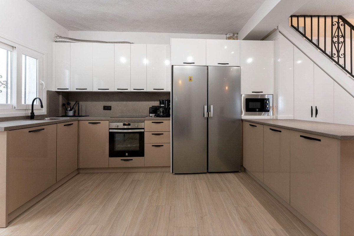 Se vende Adosada de 6 dormitorios en Costa Del Sol, Málaga, España