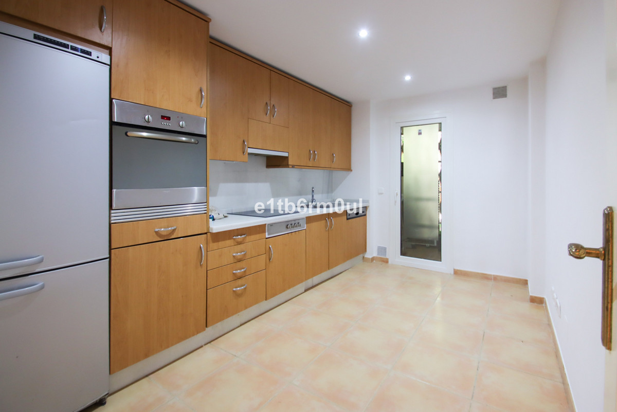 3 Bed Apartment for sale in Nueva Andalucía Costa Del Sol, Málaga, Spain