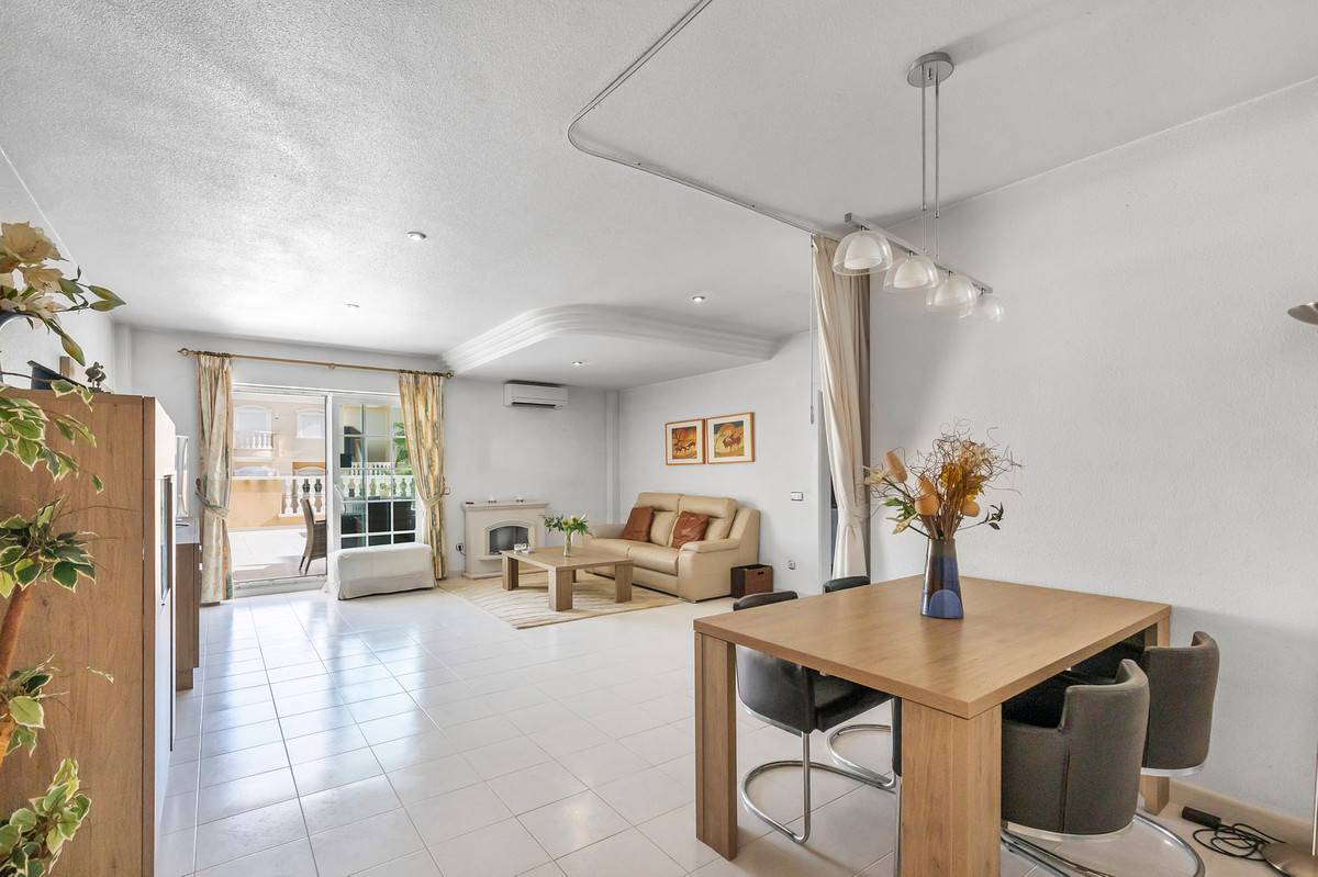 2 Bed Apartment for sale in Guardamar Del Segura Costa Blanca, Alicante, Spain