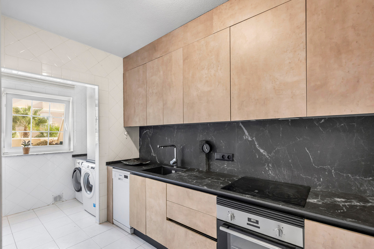 2 Bed Apartment for sale in Guardamar Del Segura Costa Blanca, Alicante, Spain