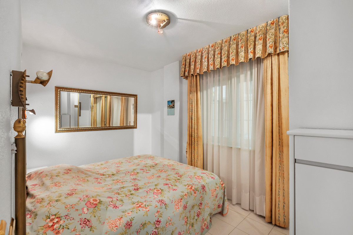 2 Bed Apartment for sale in Guardamar Del Segura Costa Blanca, Alicante, Spain