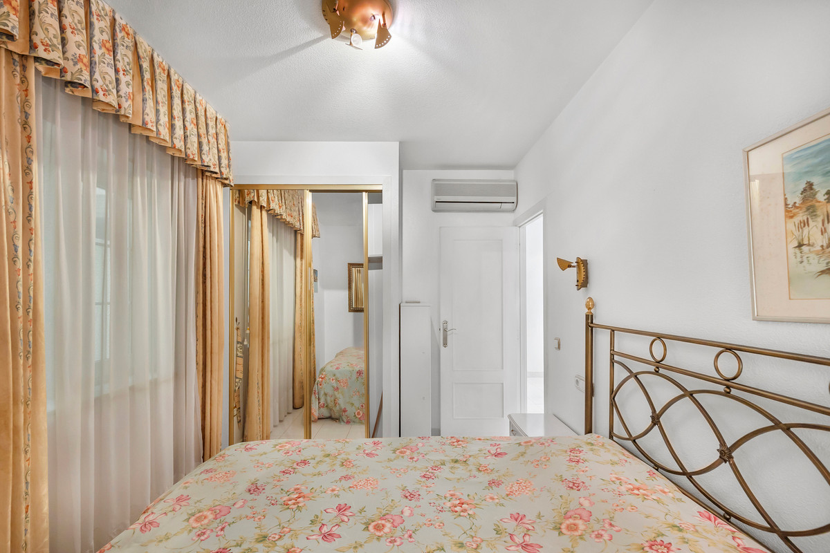 2 Bed Apartment for sale in Guardamar Del Segura Costa Blanca, Alicante, Spain