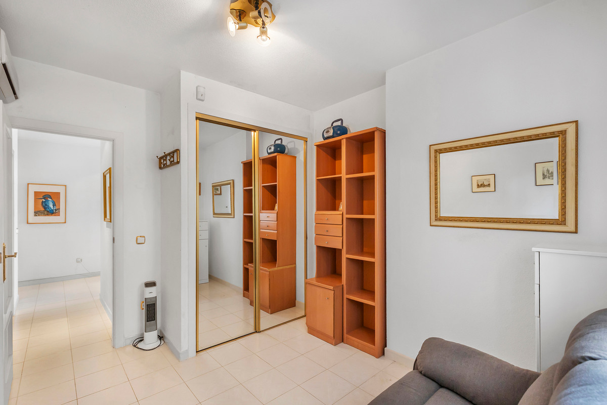 2 Bed Apartment for sale in Guardamar Del Segura Costa Blanca, Alicante, Spain