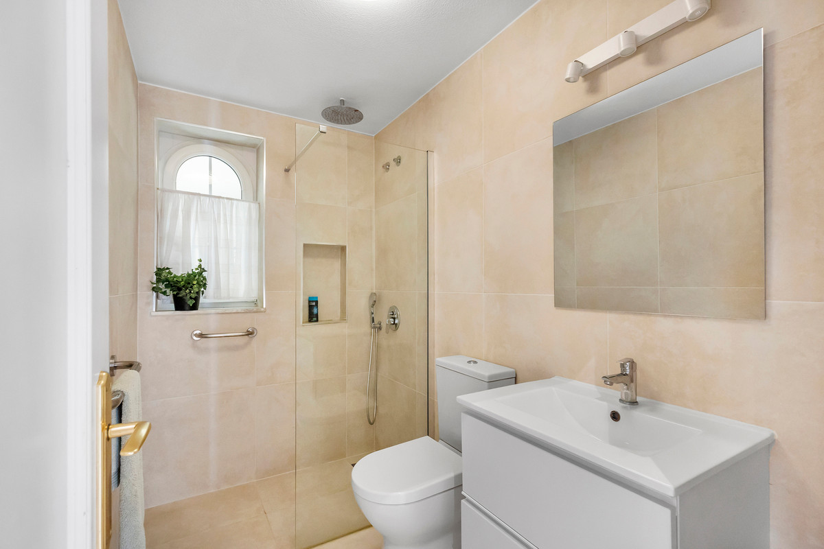 2 Bed Apartment for sale in Guardamar Del Segura Costa Blanca, Alicante, Spain