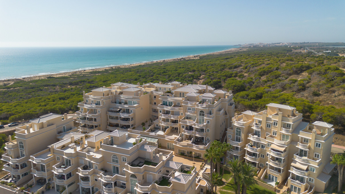 2 Bed Apartment for sale in Guardamar Del Segura Costa Blanca, Alicante, Spain