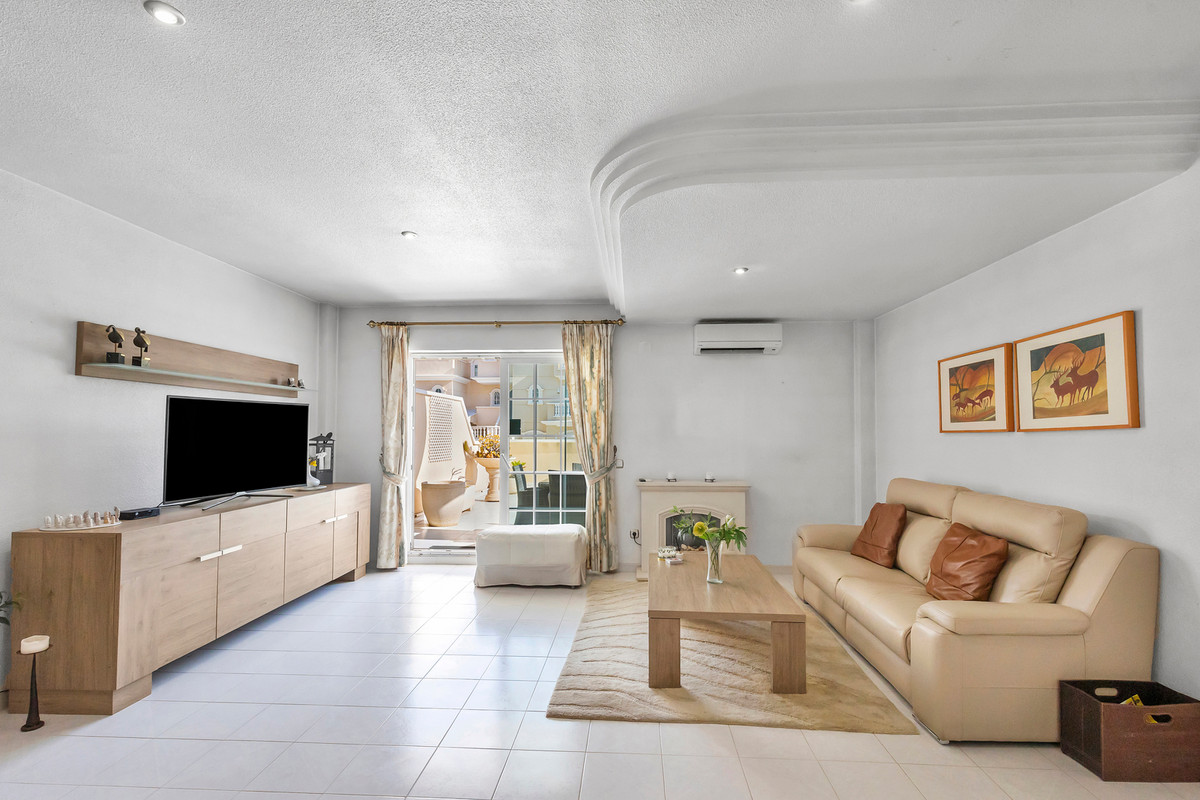 2 Bed Apartment for sale in Guardamar Del Segura Costa Blanca, Alicante, Spain