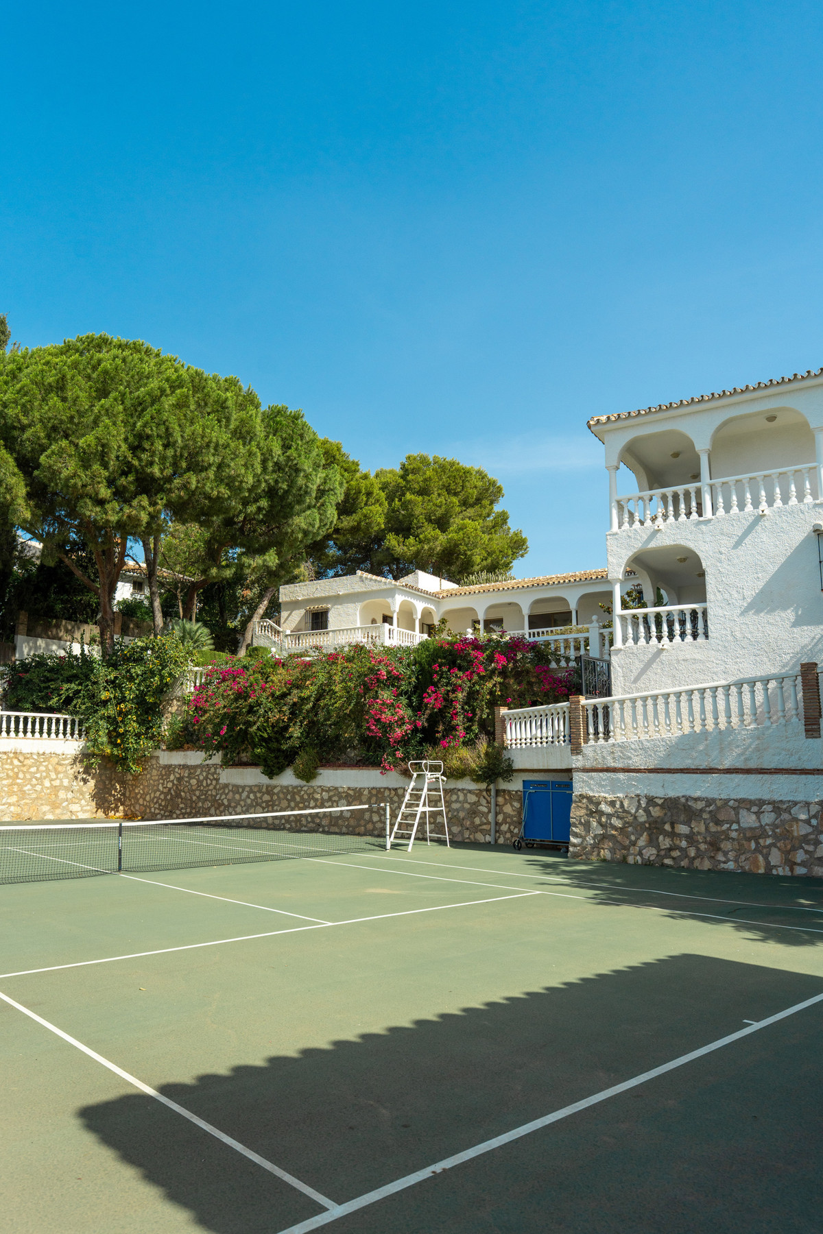 6 Bed Townhouse for sale in Sierrezuela Costa Del Sol, Málaga, Spain
