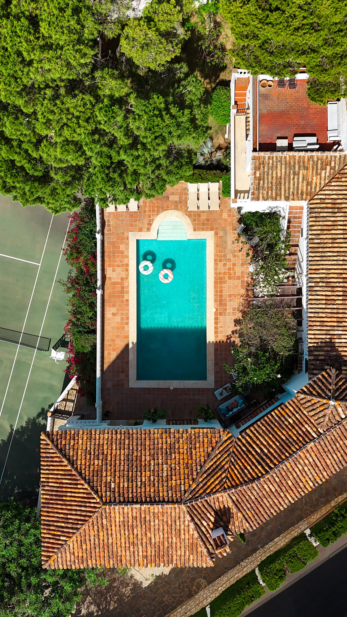 6 Bed Townhouse for sale in Sierrezuela Costa Del Sol, Málaga, Spain