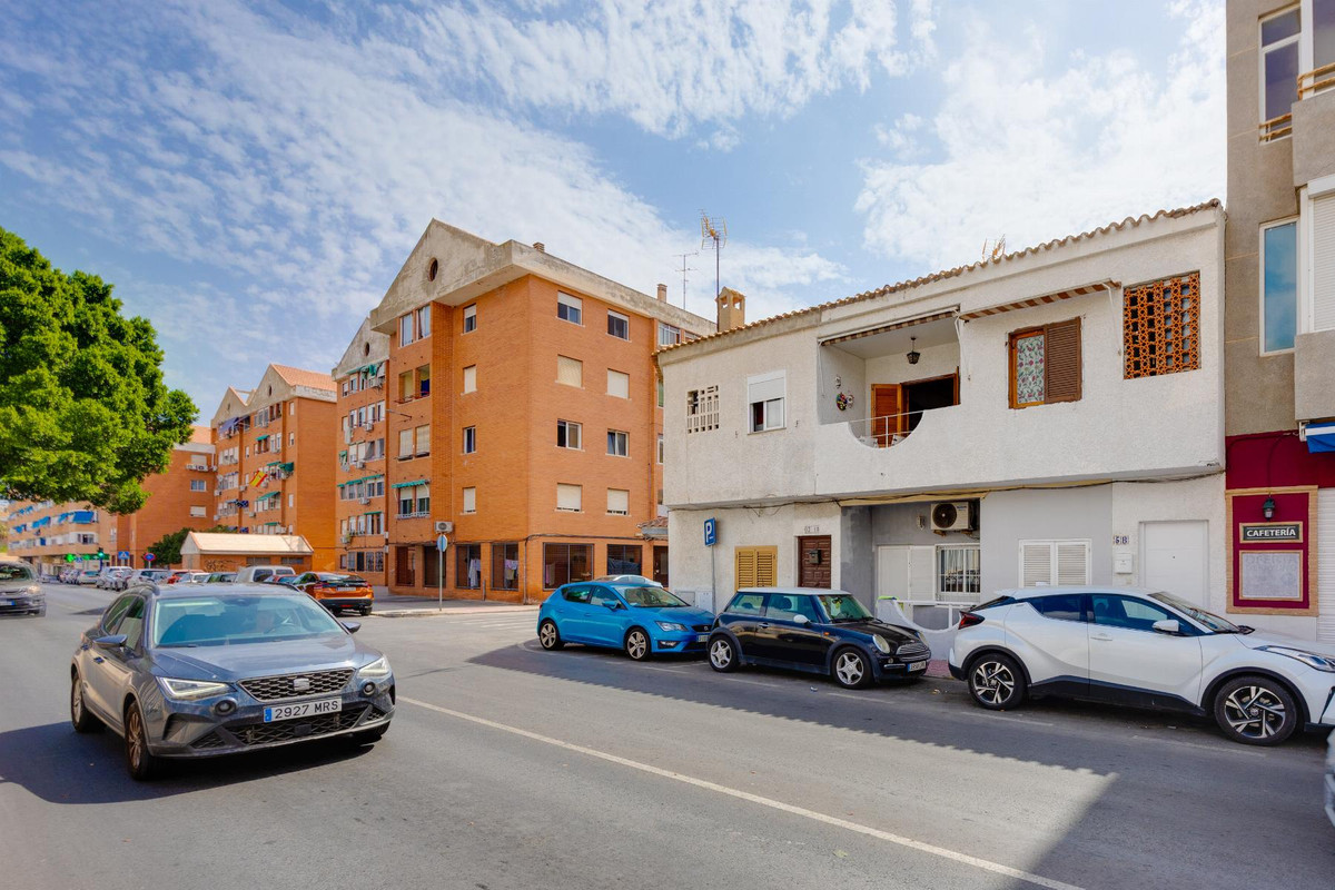 3 Bed Townhouse for sale in Torrevieja Costa Blanca, Alicante, Spain