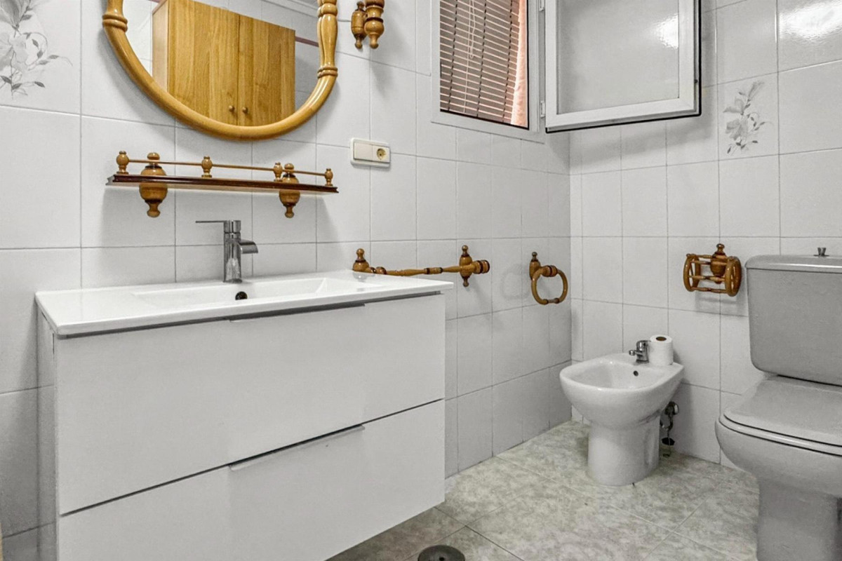 Se vende Apartamento Planta Media de 3 dormitorios en Costa Blanca, Alicante, España