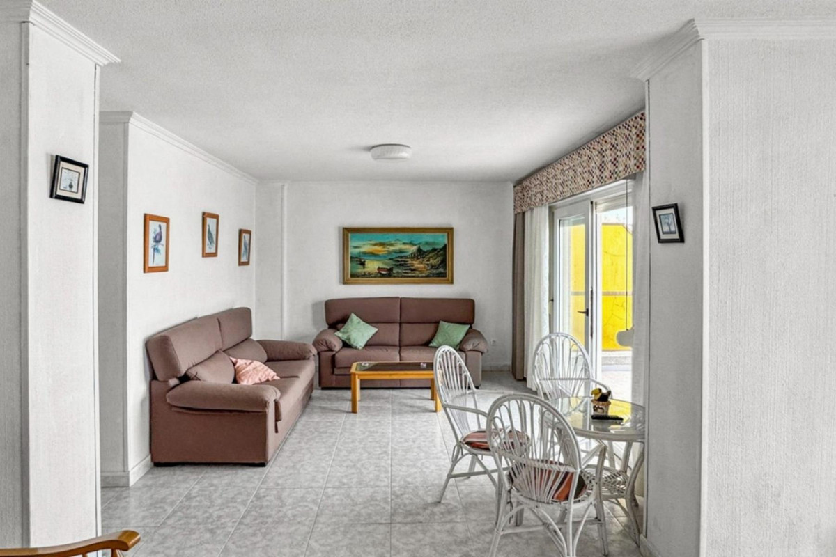 Se vende Apartamento Planta Media de 3 dormitorios en Costa Blanca, Alicante, España