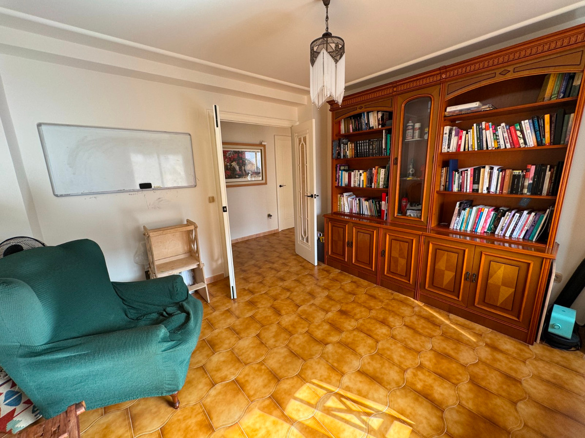 5 Bed Apartment for sale in Guardamar Del Segura Costa Blanca, Alicante, Spain