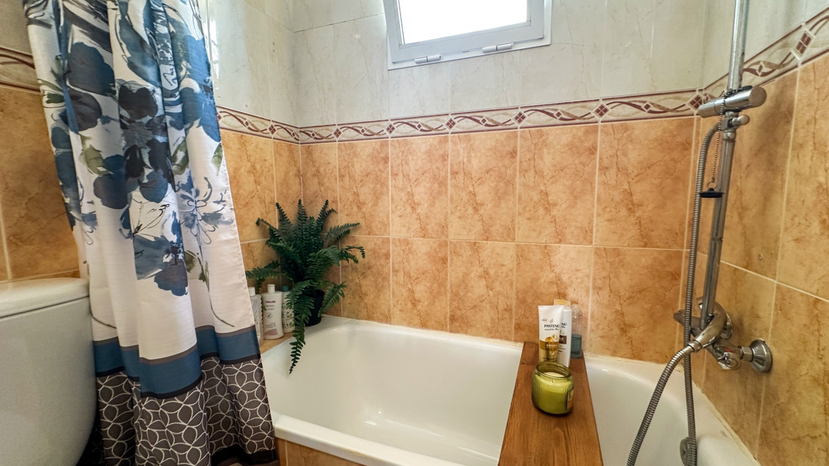 2 Bed Townhouse for sale in Orihuela Costa Blanca, Alicante, Spain