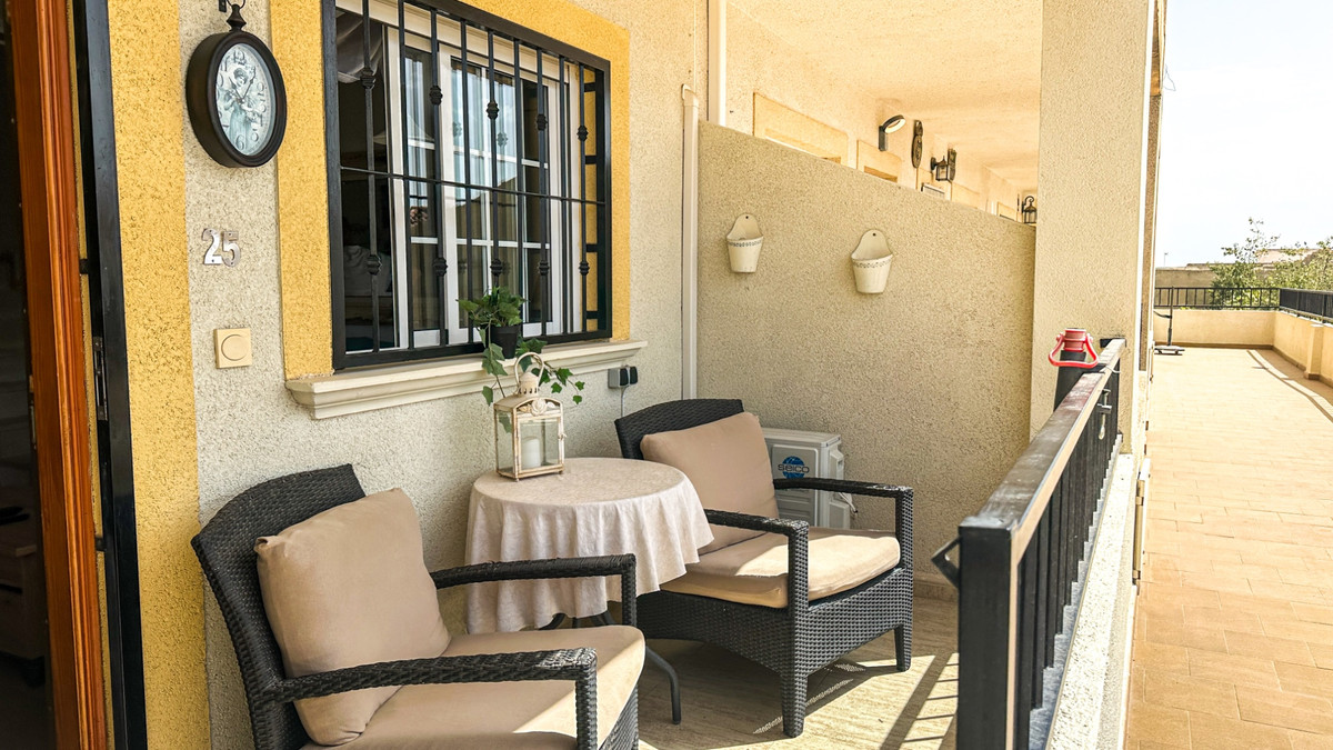 2 Bed Townhouse for sale in Orihuela Costa Blanca, Alicante, Spain