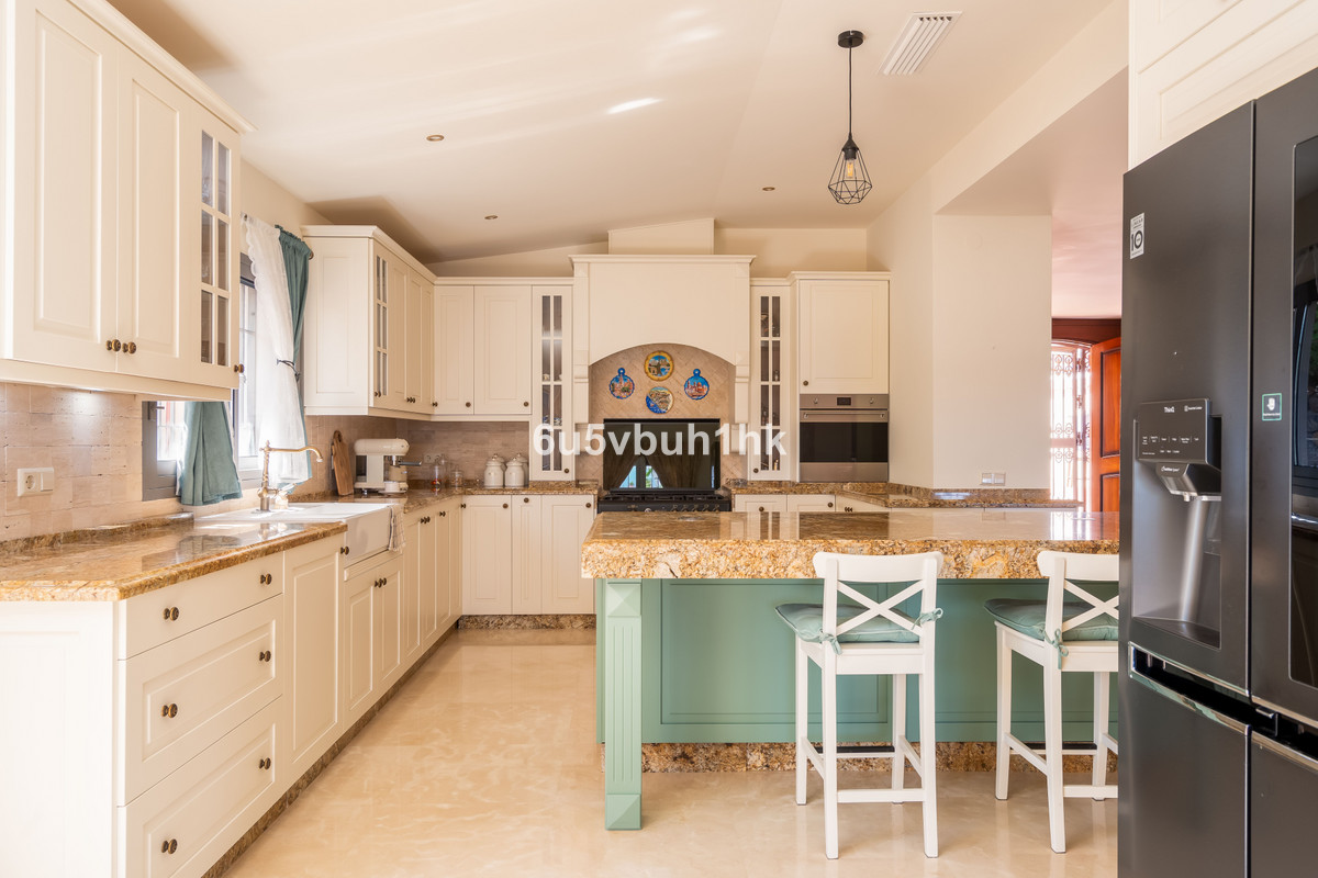 4 Bed Townhouse for sale in Torreblanca Costa Del Sol, Málaga, Spain