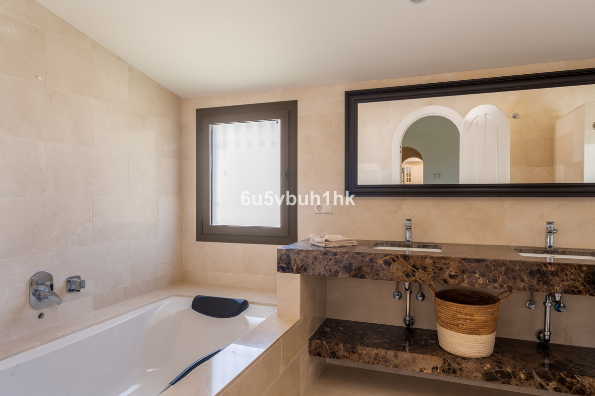 4 Bed Townhouse for sale in Torreblanca Costa Del Sol, Málaga, Spain