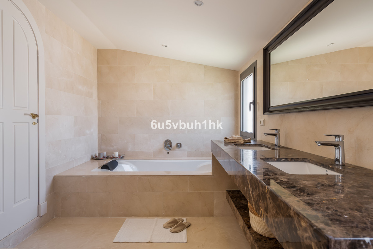 4 Bed Townhouse for sale in Torreblanca Costa Del Sol, Málaga, Spain