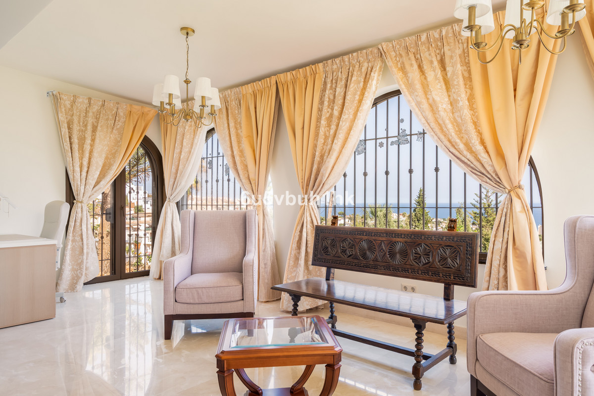 4 Bed Townhouse for sale in Torreblanca Costa Del Sol, Málaga, Spain