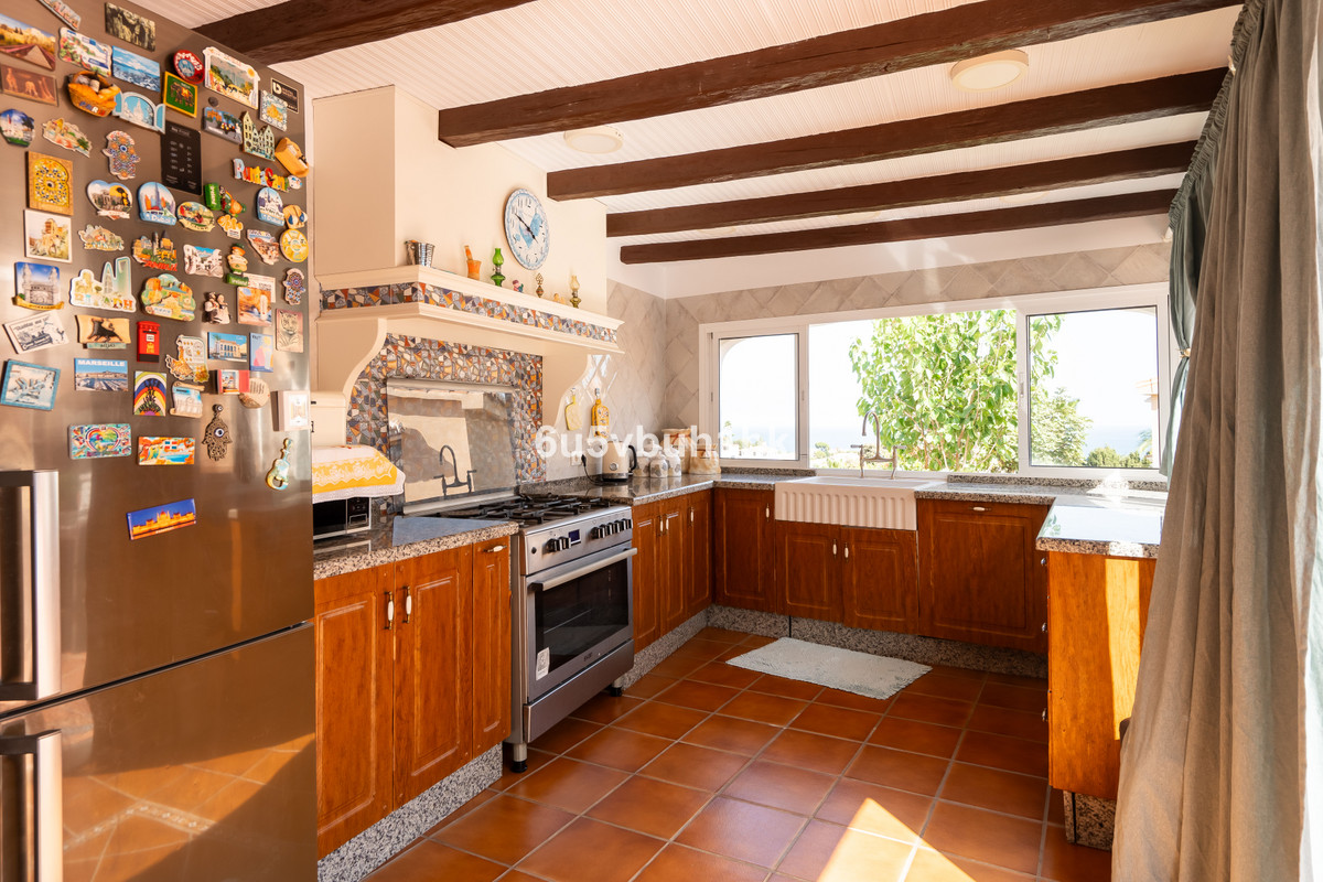 4 Bed Townhouse for sale in Torreblanca Costa Del Sol, Málaga, Spain