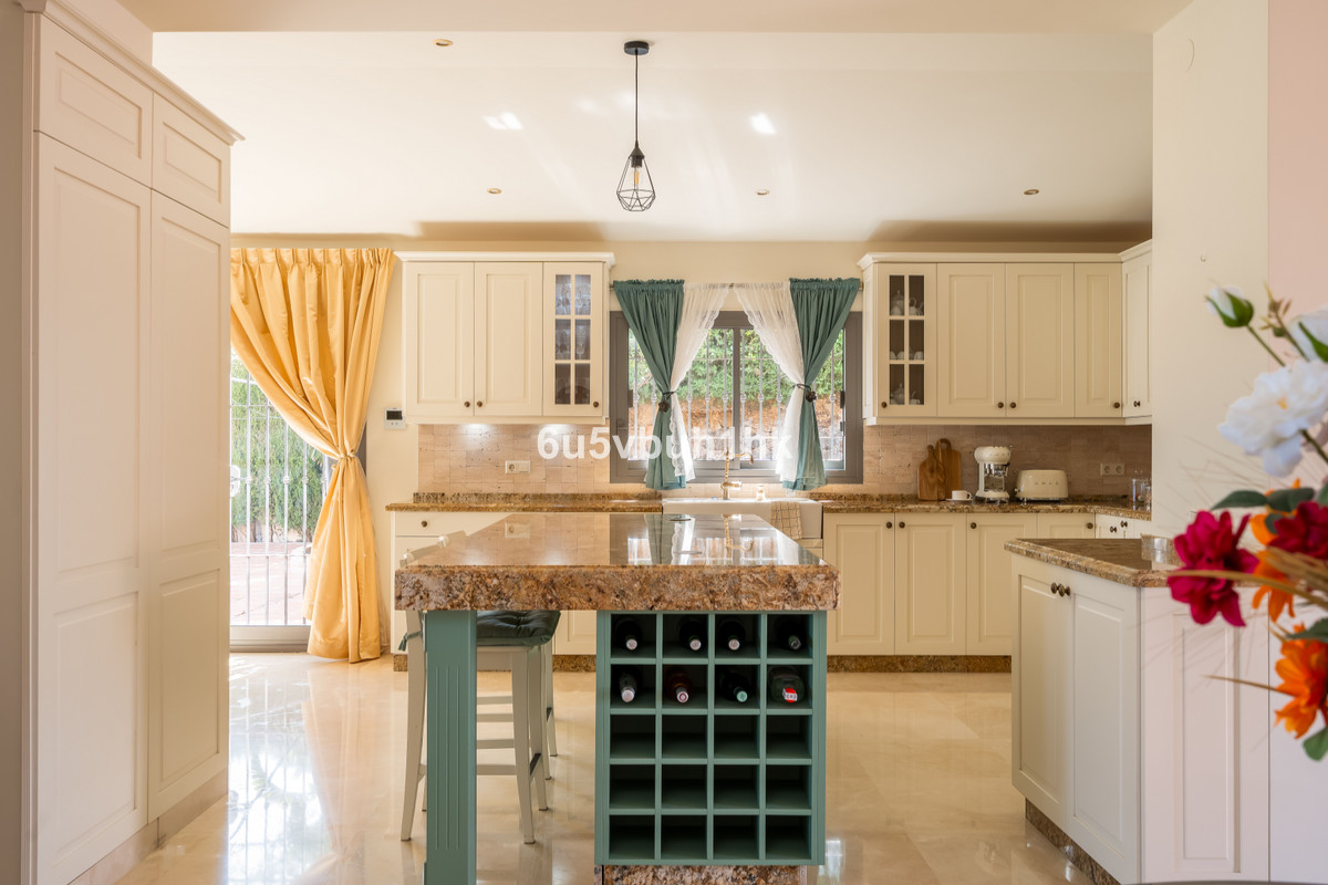 4 Bed Townhouse for sale in Torreblanca Costa Del Sol, Málaga, Spain