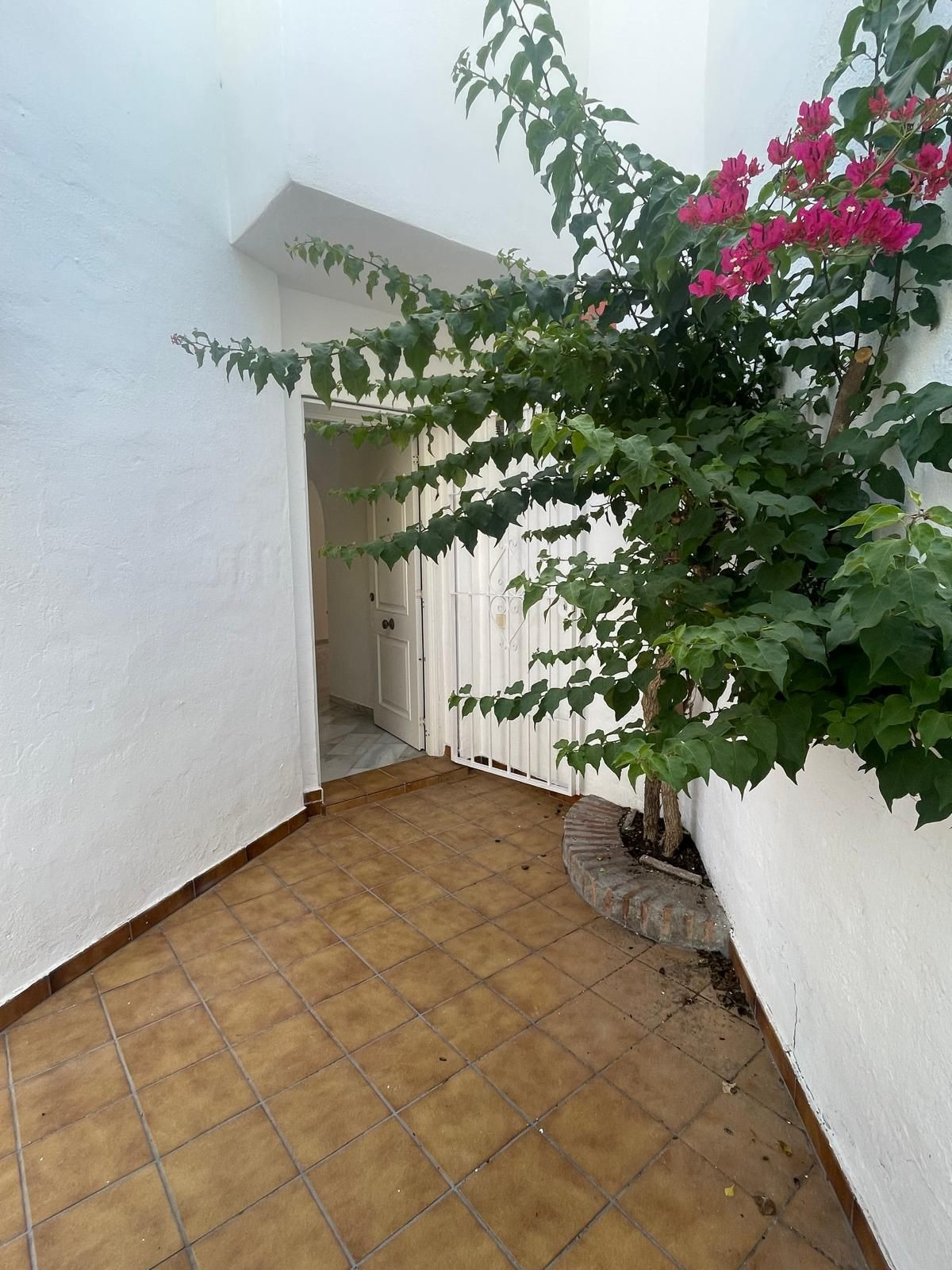 Se vende Apartamento Planta Baja de 2 dormitorios en Costa Del Sol, Málaga, España