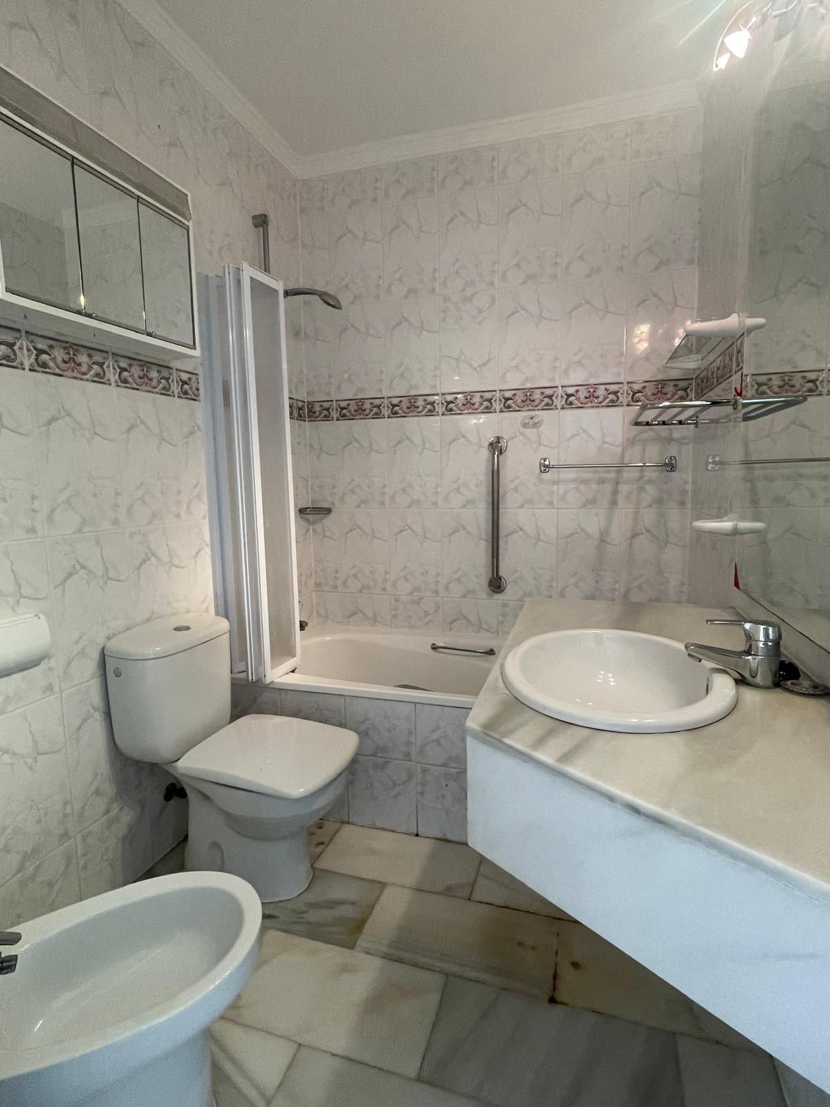 Se vende Apartamento Planta Baja de 2 dormitorios en Costa Del Sol, Málaga, España