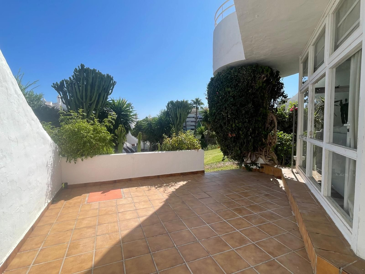 Se vende Apartamento Planta Baja de 2 dormitorios en Costa Del Sol, Málaga, España