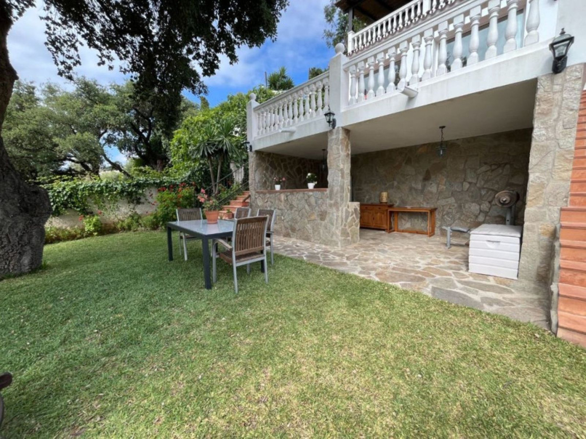 Se vende Villa - Chalet de 5 dormitorios en Costa Del Sol, Málaga, España