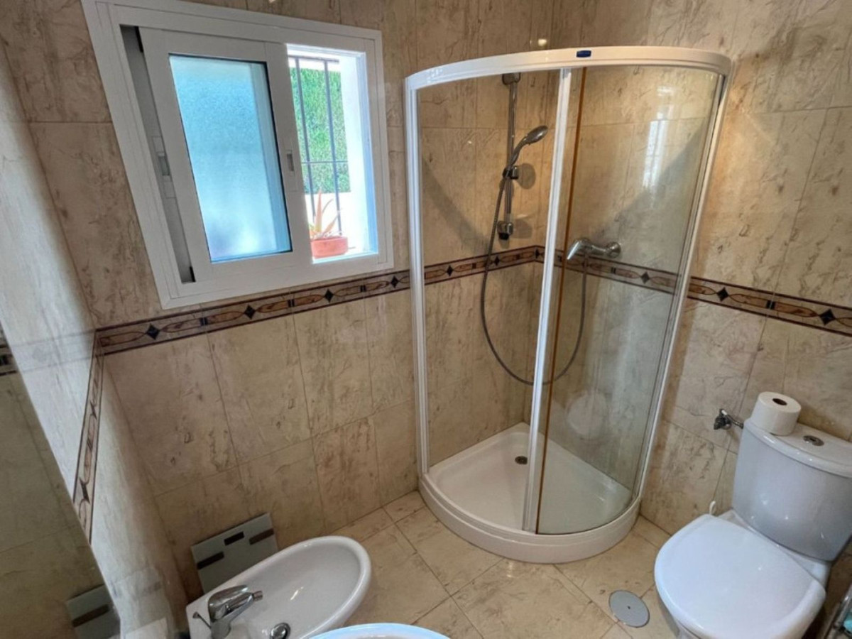Se vende Villa - Chalet de 5 dormitorios en Costa Del Sol, Málaga, España