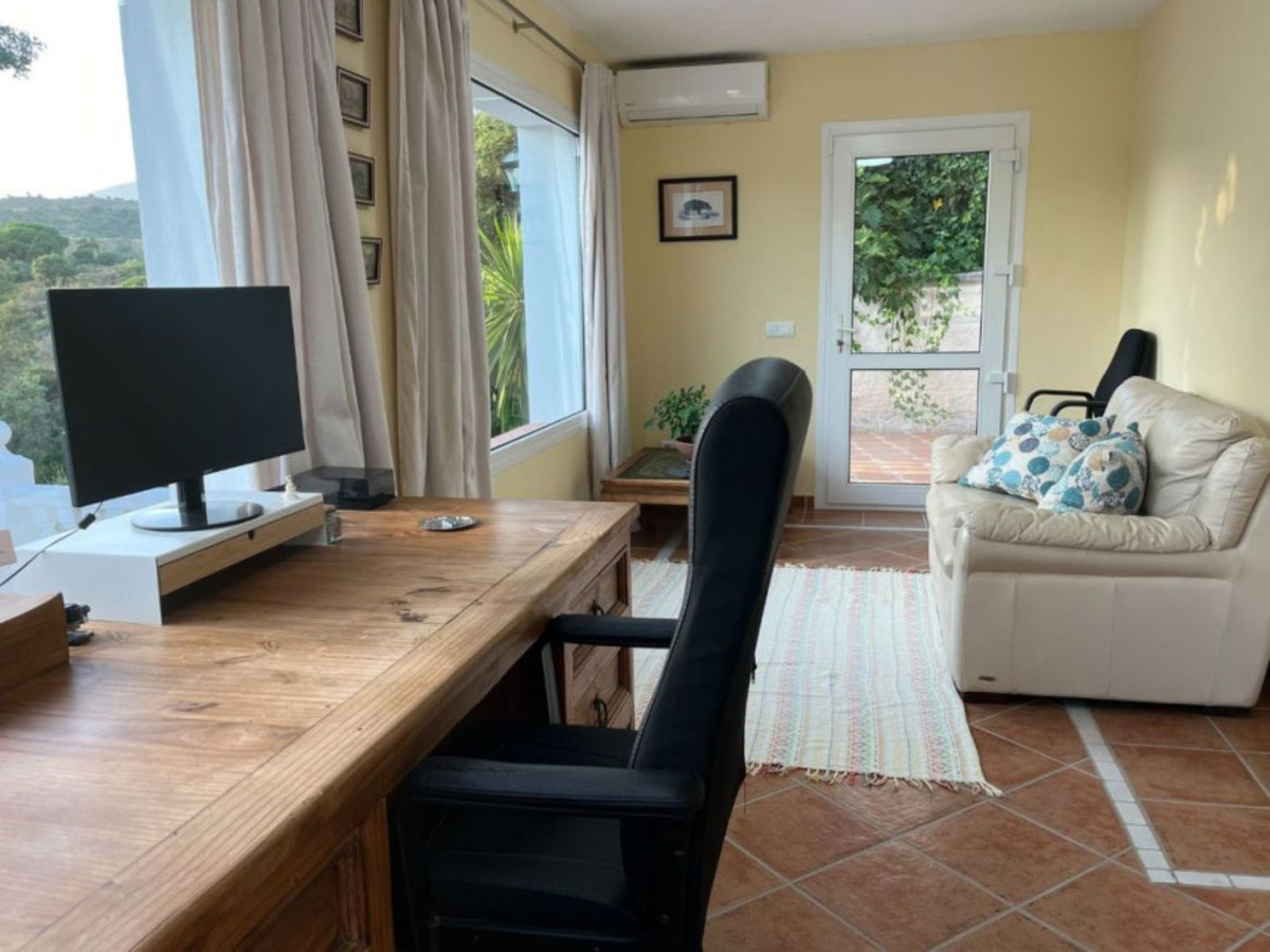 Se vende Villa - Chalet de 5 dormitorios en Costa Del Sol, Málaga, España