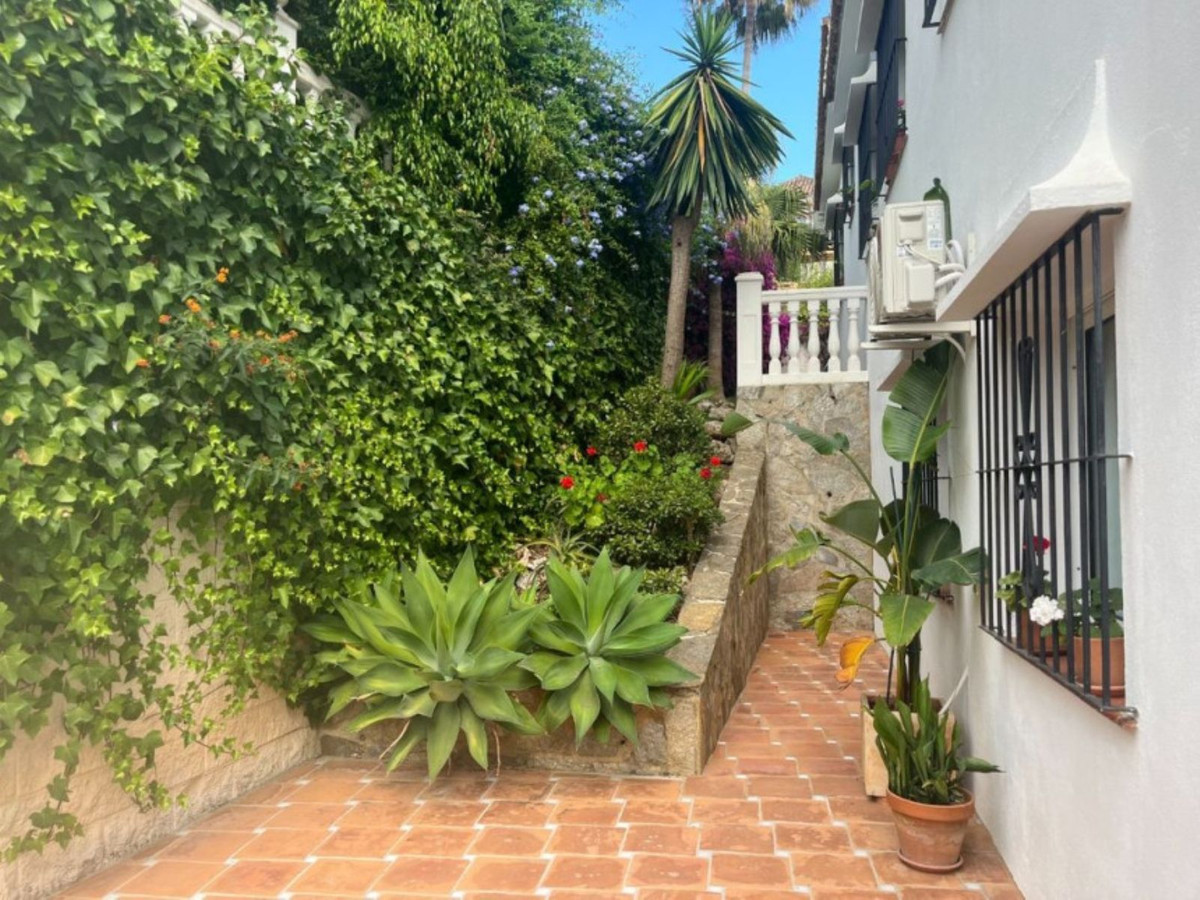 Se vende Villa - Chalet de 5 dormitorios en Costa Del Sol, Málaga, España