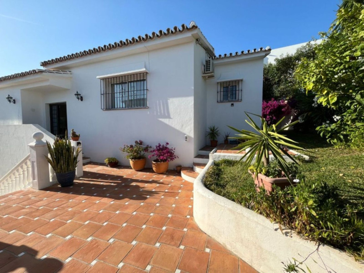 Se vende Villa - Chalet de 5 dormitorios en Costa Del Sol, Málaga, España