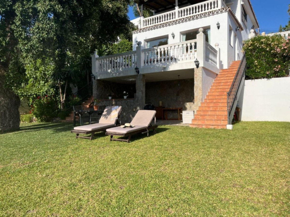 Se vende Villa - Chalet de 5 dormitorios en Costa Del Sol, Málaga, España
