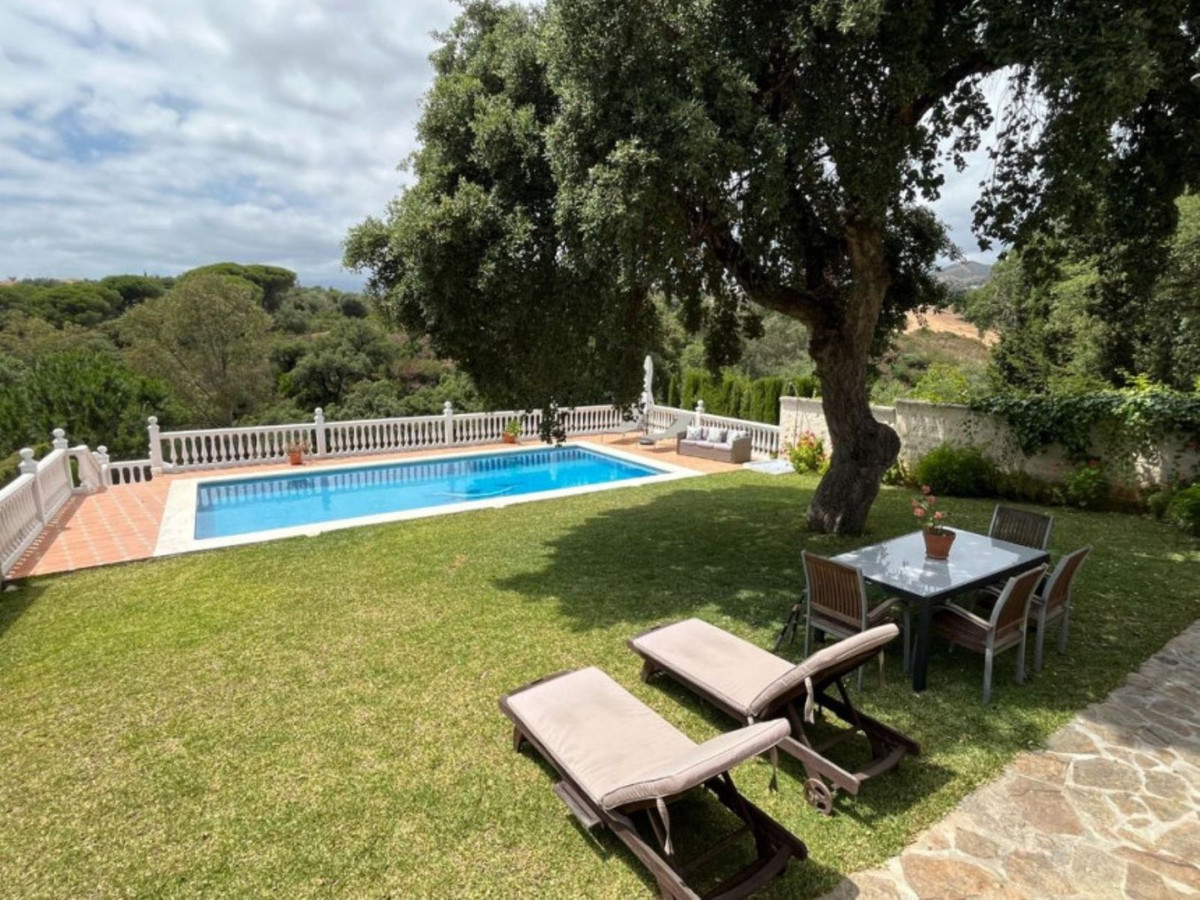 Se vende Villa - Chalet de 5 dormitorios en Costa Del Sol, Málaga, España
