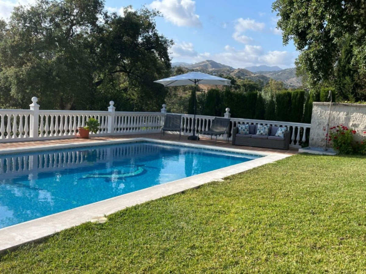 Se vende Villa - Chalet de 5 dormitorios en Costa Del Sol, Málaga, España
