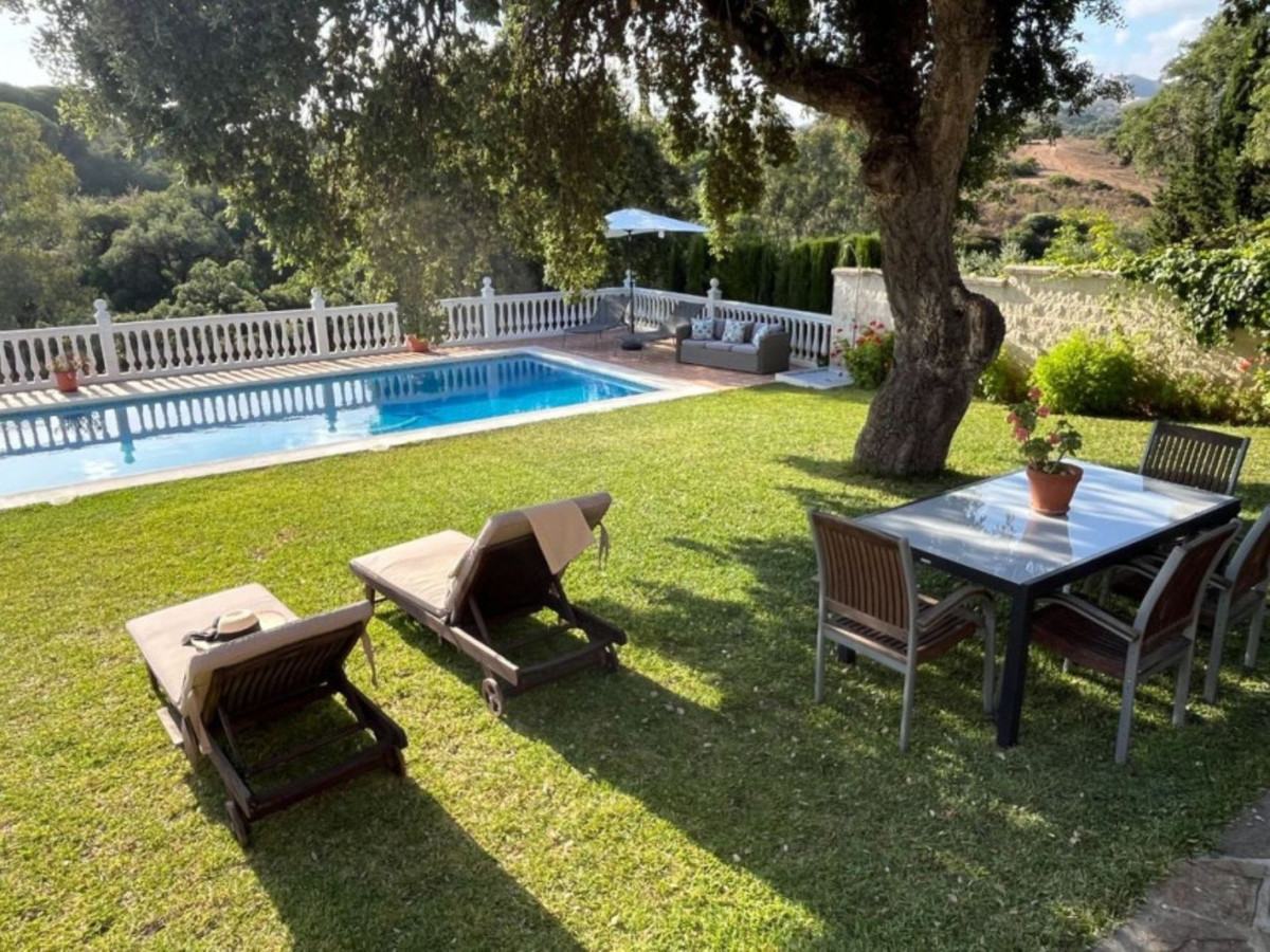Se vende Villa - Chalet de 5 dormitorios en Costa Del Sol, Málaga, España