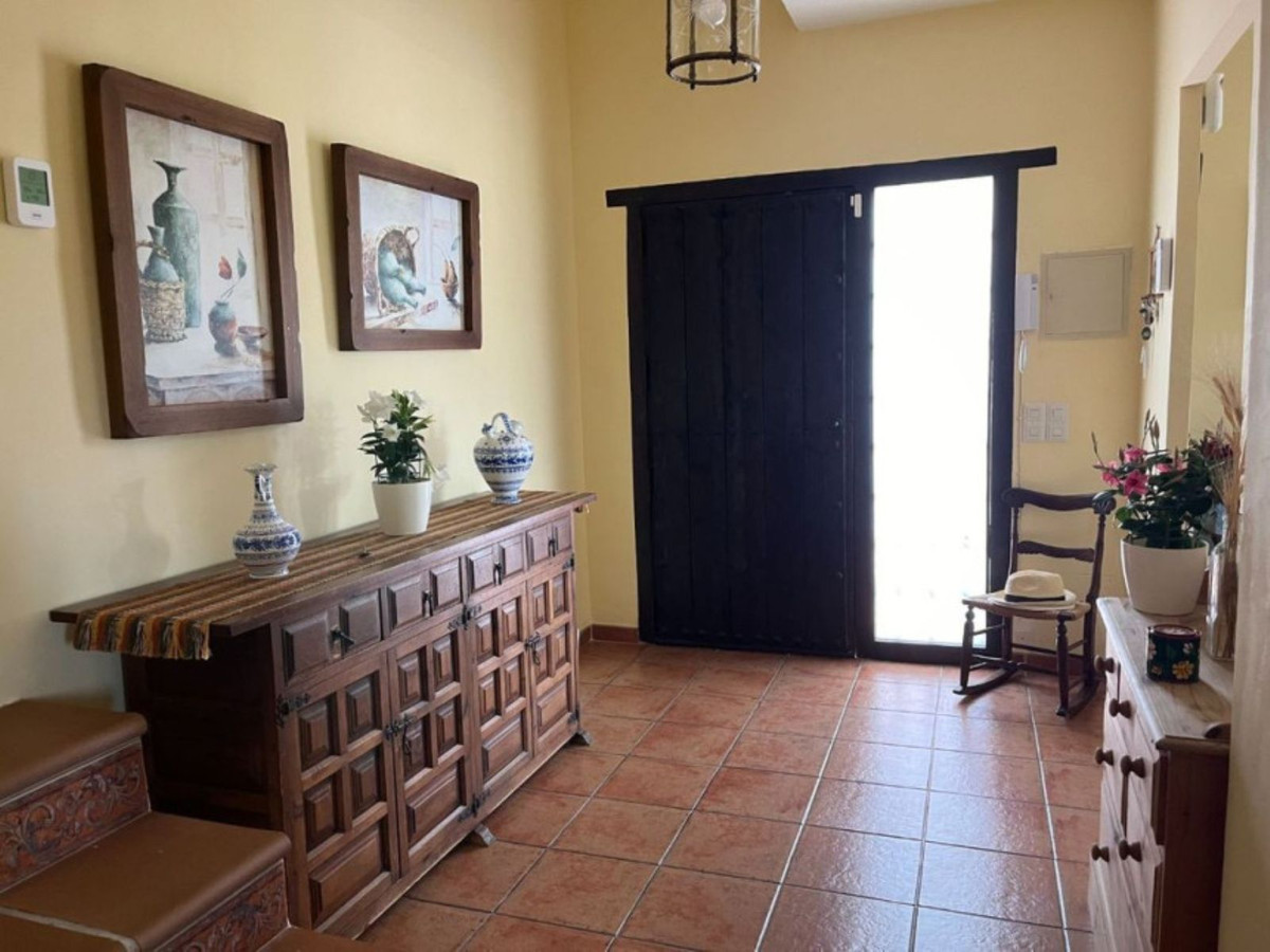 Se vende Villa - Chalet de 5 dormitorios en Costa Del Sol, Málaga, España