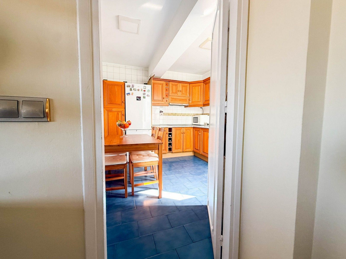 4 Bed Apartment for sale in Marbella Costa Del Sol, Málaga, Spain
