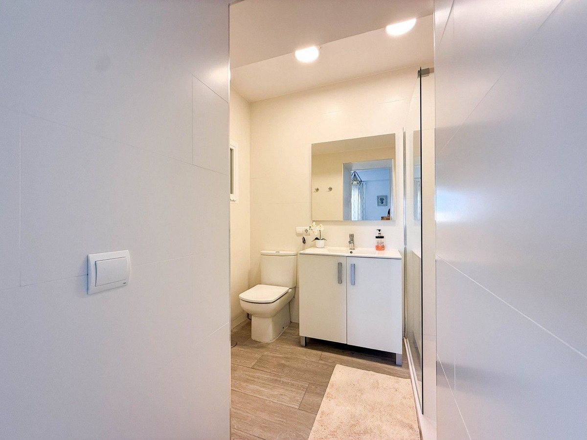 4 Bed Apartment for sale in Marbella Costa Del Sol, Málaga, Spain