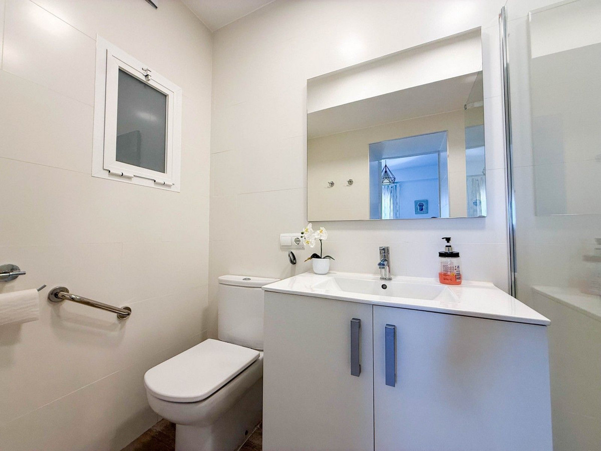 4 Bed Apartment for sale in Marbella Costa Del Sol, Málaga, Spain