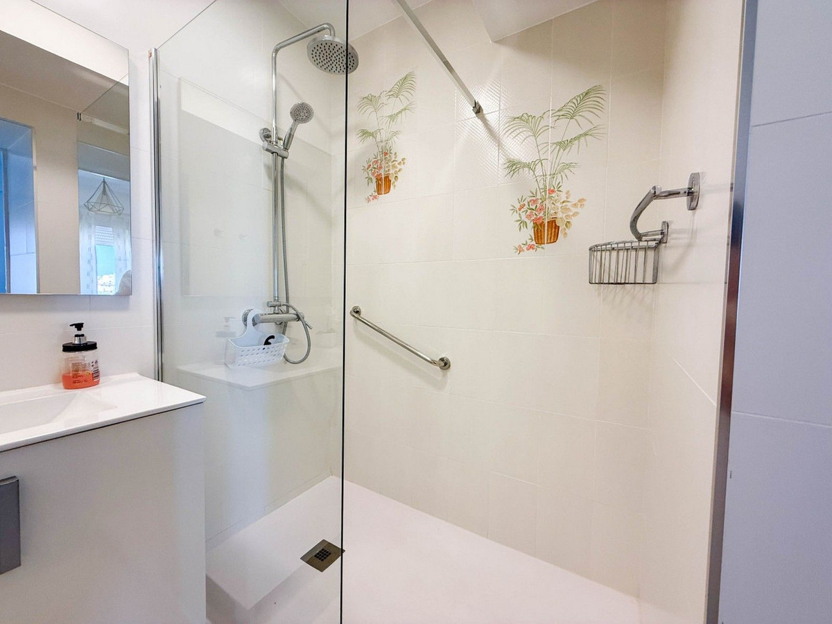 4 Bed Apartment for sale in Marbella Costa Del Sol, Málaga, Spain